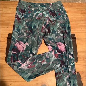 Women’s printed athletic leggings